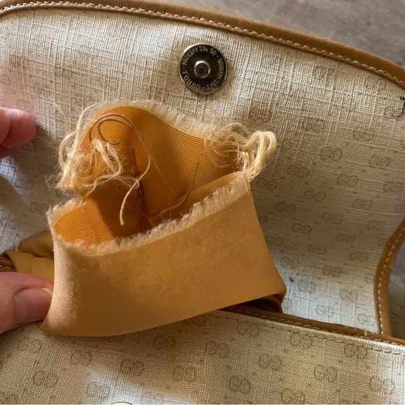 GUCCI Vintage micro GG cross body bag - Picture 14 of 17